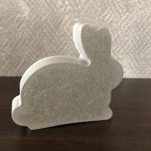 Beton Hase seitlich